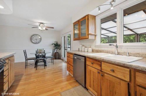 8316 Hollywood Rd, Berrien Springs MI 49103-9788 exterior