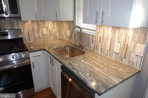 1525 Hicks St, Philadelphia PA  19146-4820 exterior