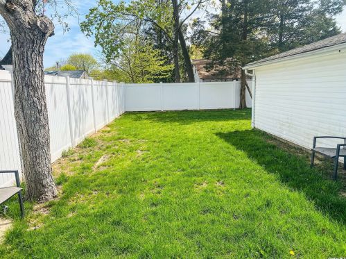 32 Elm St, Central Islip NY  11722-4145 exterior