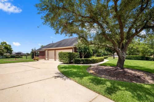 4715 Wentworth Dr, Fulshear TX 77441-4227 exterior