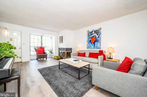 2 Drewes Ct, Trenton NJ 08648-2627 exterior