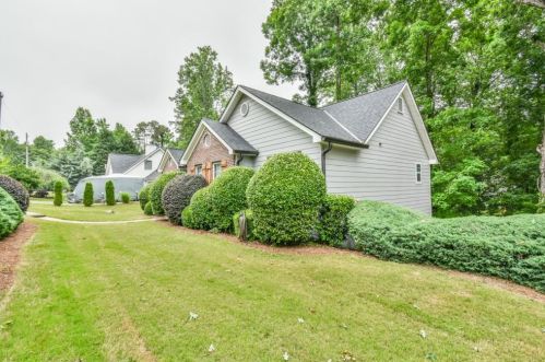 5466 Hulsey Cir, Gainesville, GA 30504-5106