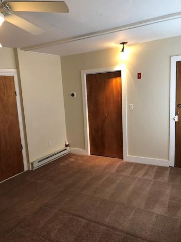 370 River St, Woonsocket RI 02895-1821 exterior