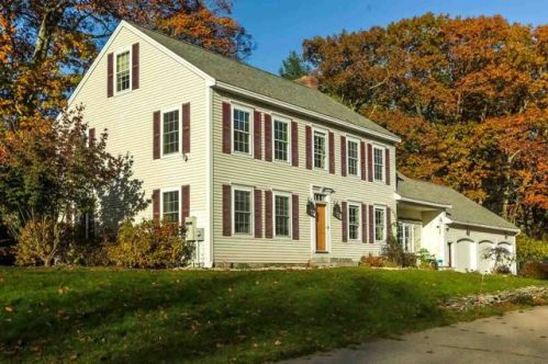 35 Town Hall Rd, Dover, NH 03823-7510