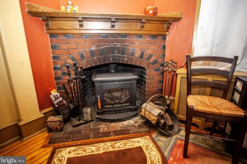 217 Harvey St, Philadelphia PA 19144-3818 exterior