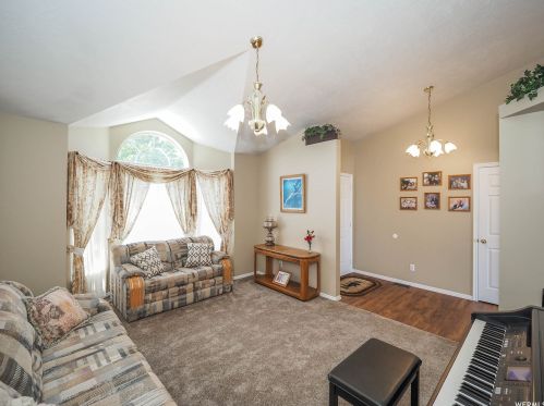 4662 8450, Taylorsville UT exterior