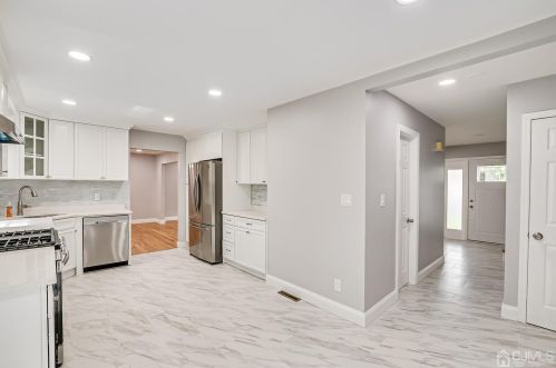 53 Fairmount Ave, Edison NJ  08820-2032 exterior