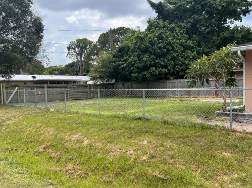 2901 Summit St, Fort Pierce, FL 34982-6168