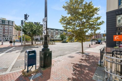 636 Beacon St, Boston MA  exterior