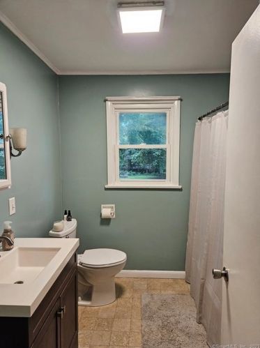 267 Mechanic St, Killingly CT 06239-1955 exterior