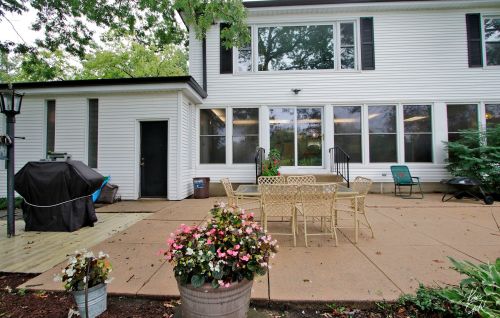 1006 Keith Ave, Waukegan IL 60085-2134 exterior