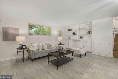 913 Caddington Ave, Silver Spring MD 20901-1048 exterior