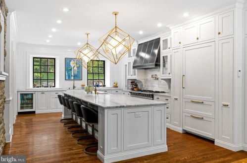 104 Mermaid Ln, Philadelphia PA 19118-3246 exterior