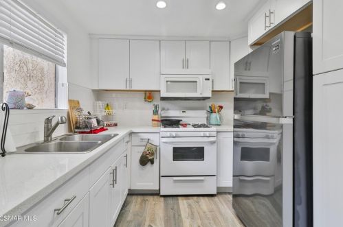 5239 Perkins Rd, Oxnard CA 93033-8358 exterior