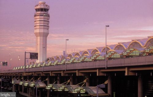 8708 Camden St, Alexandria VA 22308-2318 exterior