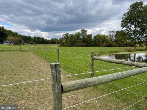 998 Plunkert Rd, Littlestown PA 17340-9643 exterior