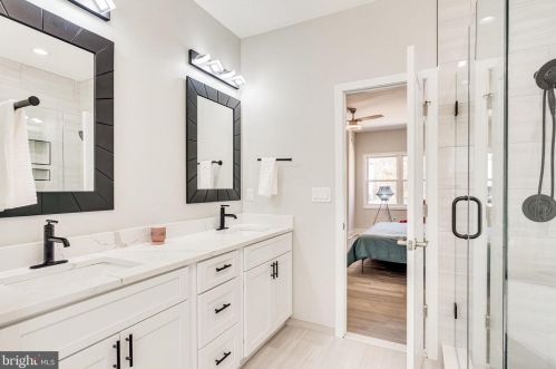 3445 Little Hunting Crk Dr, Alexandria VA 22309-1923 exterior