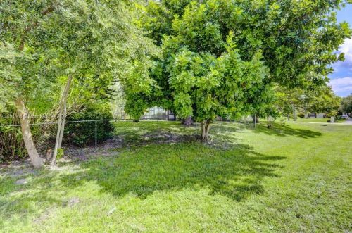 681 College Park Rd, Fort Pierce FL 34953-3330 exterior