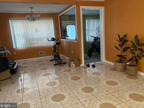 15 Pne St, Camden NJ 08103-3353 exterior