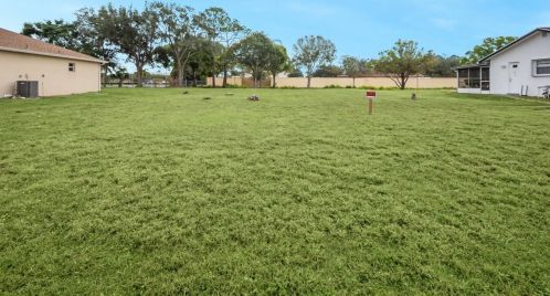 481 Curtis St, Fort Pierce FL 34983-1933 exterior