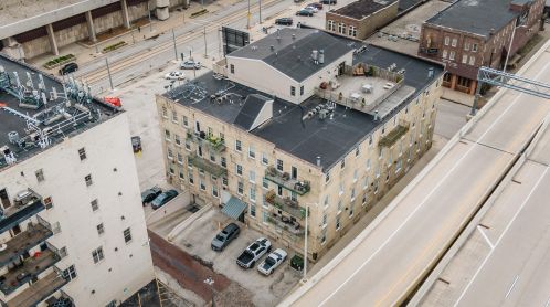 418 3rd St, Milwaukee WI  53203-3012 exterior