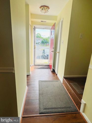 13334 Apgar Pl, Herndon, VA 20170-4335