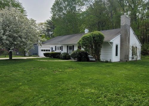 33 Conant Dr, Concord, NH 03301-2340