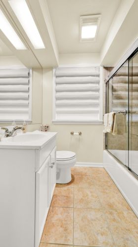 3909 63 Pl, Chicago IL 60638-4642 exterior