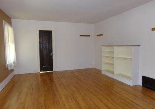 1416 Bank St, Kalamazoo MI 49001-2906 exterior