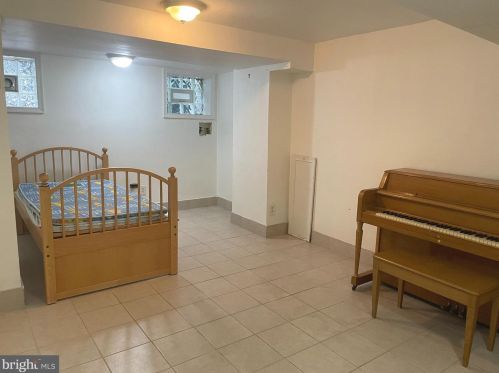 2827 Marvine St, Philadelphia PA 19140-1238 exterior