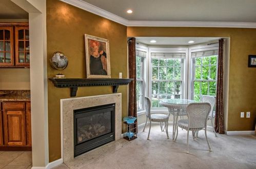 134 Chapel Harbor Dr, Pittsburgh PA  15238-3154 exterior