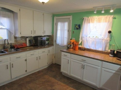 49 Glenham St, Springfield MA 01104-2033 exterior