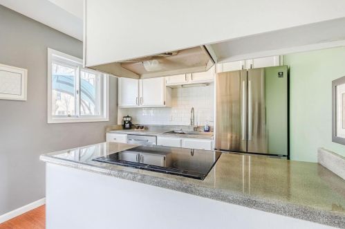 6858 Park Ridge Dr, Madison WI  53719-2220 exterior