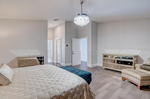 2819 Safe Hbr Dr, Tampa FL 33618-4538 exterior