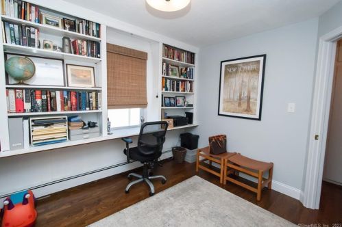 1 Ambler Dr, Norwalk CT 06851-5201 exterior