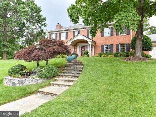 1302 Gatewood Dr, Alexandria, VA 22307-2032