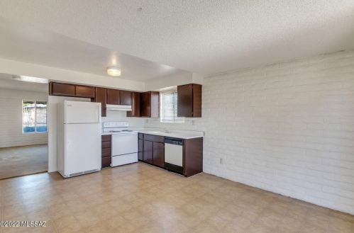 7780 Kenyon Dr, Tucson AZ 85710-4445 exterior