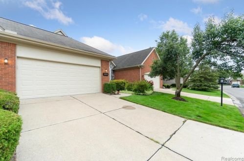 16604 Forest Lake Dr, Northville MI  48168-3470 exterior