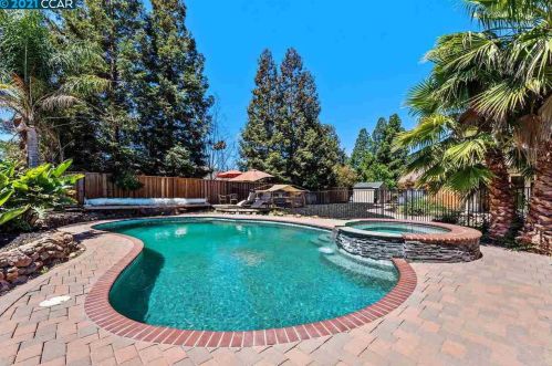 1868 Renee Way, Concord CA 94521-1525 exterior