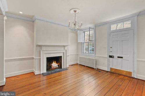 513 Fairfax St, Alexandria VA  22314-3811 exterior