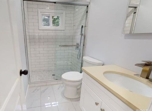 59 20 St, Huntington Station NY 11746-3202 exterior