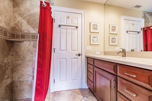 6911 Livingston Wood Ln, Naples FL 34109-3833 exterior