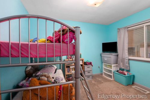 862 Buckingham St, Wyoming MI 49509-2827 exterior