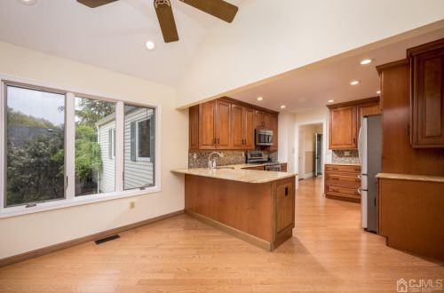 55 Oliver Ave, Edison NJ 08820-3122 exterior