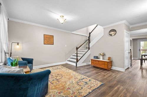 201 Hutchinson Ave, Pittsburgh, PA 15218-1323