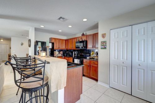 2201 Marshfield Ct, Fort Pierce FL  34953-4372 exterior