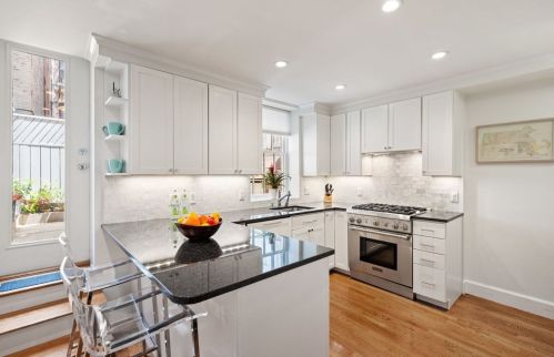 26 Gdn St, Boston MA 02114-3709 exterior