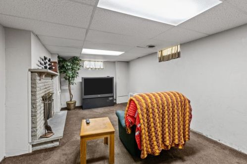 6739 Madison Ave, Pittsburgh PA 15122-2737 exterior