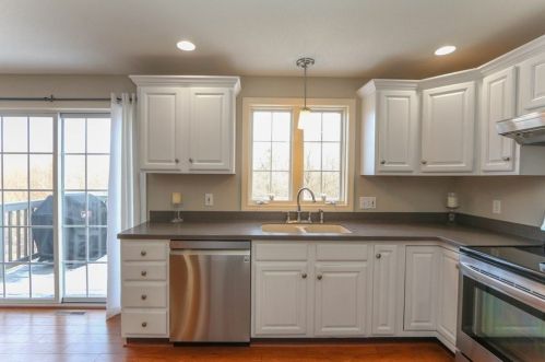 25 Gates Ave, Springfield MA 01118-2302 exterior