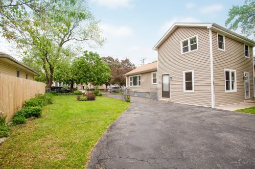 615 Walnut St, Waukegan, IL 60085-3865